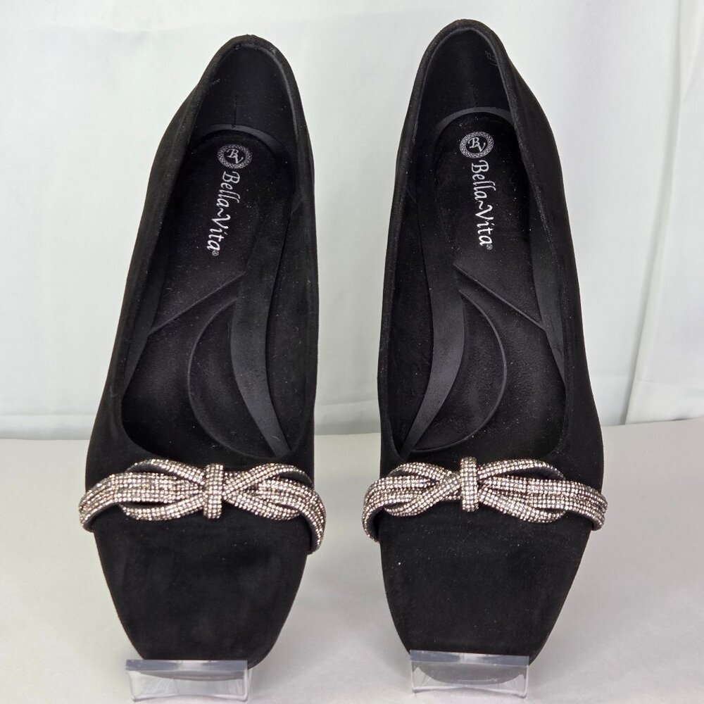NWT Bella Vita Marigold Jewel Knot Square Toe Pumps - Black Suede